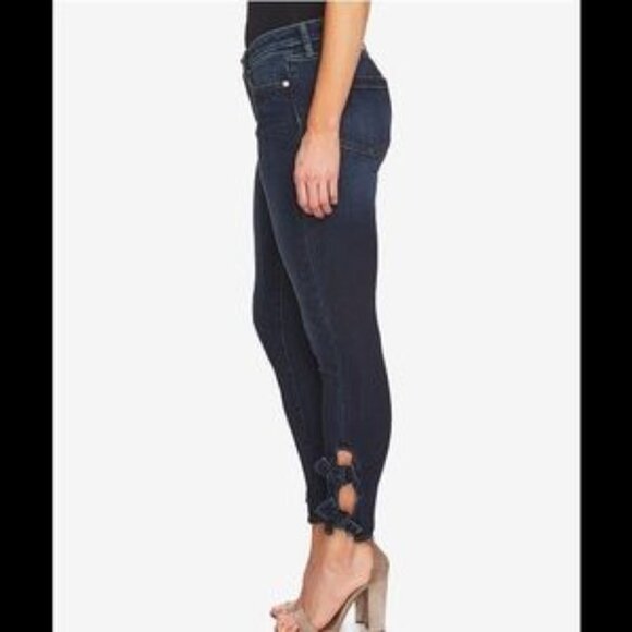 NWT CeCe Blue Bow Hem Skinny Ankle Jeans - Picture 1 of 8